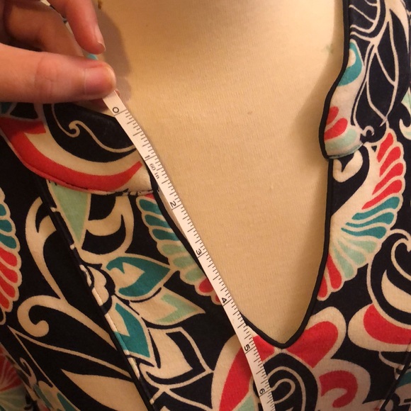 Crown & Ivy/ Petite XL/ Navy Floral V-Neck Shift Dress with 3/4 Length Sleeves - Picture 8 of 12